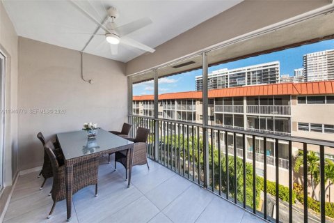 Copropriété à vendre à Hallandale Beach, Floride: 2 chambres, 105.82 m2 № 1997786 - photo 20