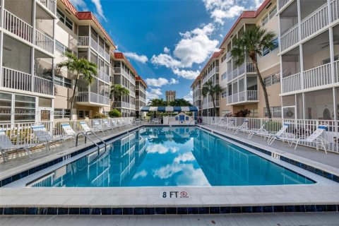 Copropriété à vendre à Hallandale Beach, Floride: 2 chambres, 105.82 m2 № 1997786 - photo 26