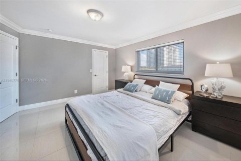 Copropriété à vendre à Hallandale Beach, Floride: 2 chambres, 105.82 m2 № 1997786 - photo 8