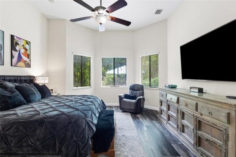 Casa en venta en Cutler Bay, Florida, 4 dormitorios, 252.97 m2 № 1890693 - foto 24