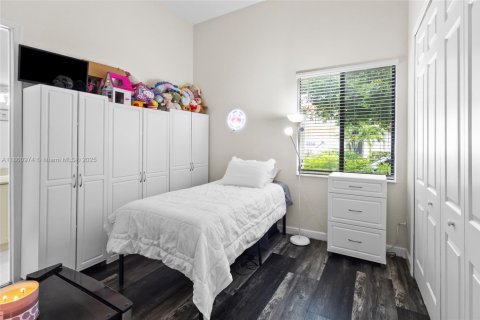 Casa en venta en Cutler Bay, Florida, 4 dormitorios, 252.97 m2 № 1890693 - foto 5