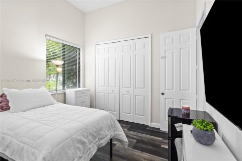 Casa en venta en Cutler Bay, Florida, 4 dormitorios, 252.97 m2 № 1890693 - foto 7