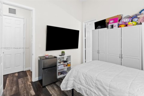 Casa en venta en Cutler Bay, Florida, 4 dormitorios, 252.97 m2 № 1890693 - foto 6