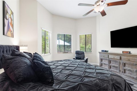 Casa en venta en Cutler Bay, Florida, 4 dormitorios, 252.97 m2 № 1890693 - foto 25