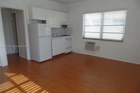 Apartment in Miami Beach, Florida № 2178416 - photo 4