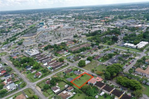 Commercial property in Homestead, Florida № 1983428 - photo 6