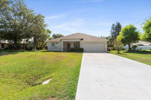 House in Sebastian, Florida 4 bedrooms, 187.01 sq.m. № 1172253 - photo 1