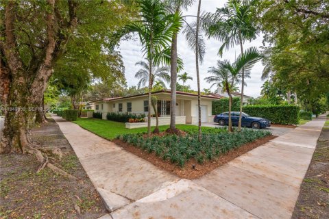 Дом в Корал-Гейблс, Флорида 3 спальни, 134.71м2 № 2005577