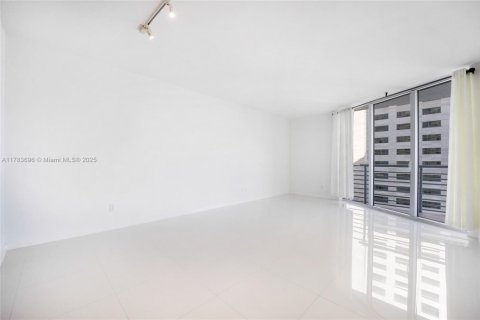 Condominio en venta en Miami, Florida, 1 dormitorio, 78.6 m2 № 1705814 - foto 19