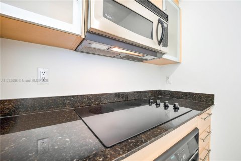 Condominio en venta en Miami, Florida, 1 dormitorio, 78.6 m2 № 1705814 - foto 18