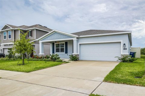 House in Winter Haven, Florida 4 bedrooms, 194.44 sq.m. № 1846648 - photo 3
