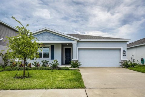 House in Winter Haven, Florida 4 bedrooms, 194.44 sq.m. № 1846648 - photo 1