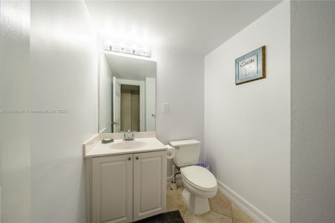 Copropriété à vendre à Sunny Isles Beach, Floride: 1 chambre, 93.37 m2 № 2169793 - photo 14
