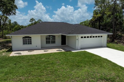 House in North Port, Florida 3 bedrooms, 132.2 sq.m. № 1792744 - photo 1