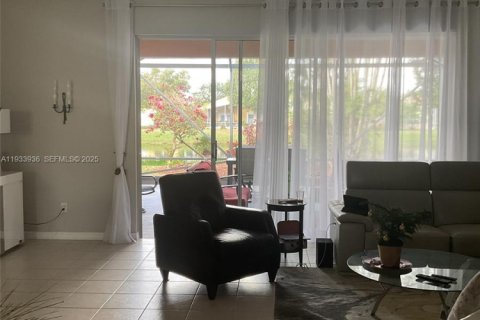 Casa en venta en Port St. Lucie, Florida, 3 dormitorios, 154.5 m2 № 1992209 - foto 6