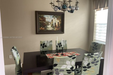 Casa en venta en Port St. Lucie, Florida, 3 dormitorios, 154.5 m2 № 1992209 - foto 30