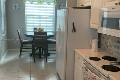 Casa en venta en Port St. Lucie, Florida, 3 dormitorios, 154.5 m2 № 1992209 - foto 20