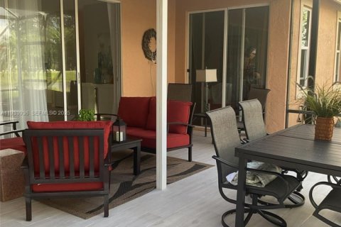 Casa en venta en Port St. Lucie, Florida, 3 dormitorios, 154.5 m2 № 1992209 - foto 15