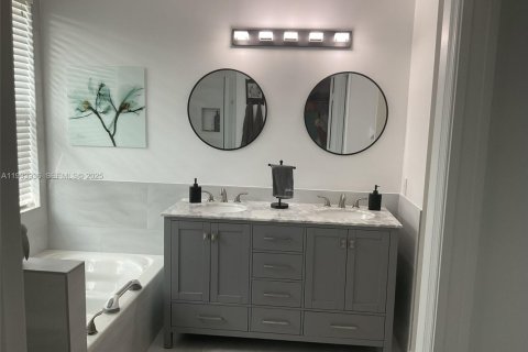 Casa en venta en Port St. Lucie, Florida, 3 dormitorios, 154.5 m2 № 1992209 - foto 8