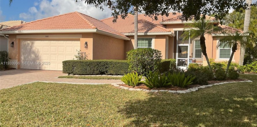 Casa en Port St. Lucie, Florida 3 dormitorios, 154.5 m2 № 1992209