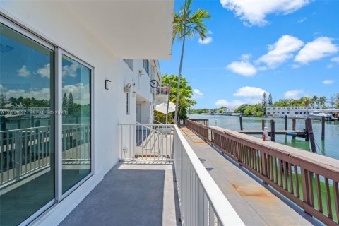 Appartement à louer à Miami Beach, Floride: 2 chambres, 83.61 m2 № 2168801 - photo 5