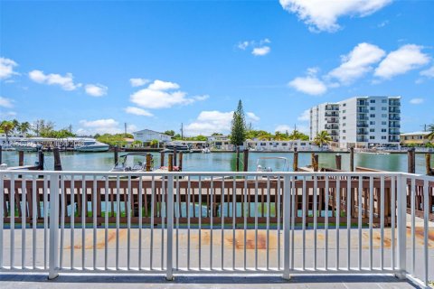 Appartement à louer à Miami Beach, Floride: 2 chambres, 83.61 m2 № 2168801 - photo 29