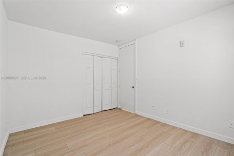 Appartement à louer à Miami Beach, Floride: 2 chambres, 83.61 m2 № 2168801 - photo 27
