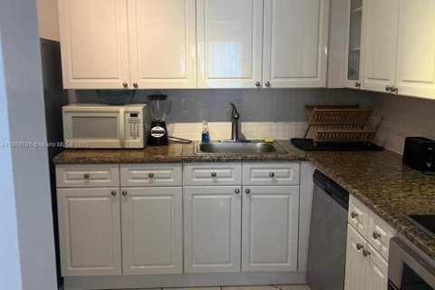 Copropriété à louer à Aventura, Floride: 1 chambre, 71.16 m2 № 1881921 - photo 9