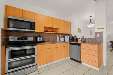 Купить кондоминиум в Хайалиа, Флорида 5 комнат, 95.69м2, № 2056646 - фото 9