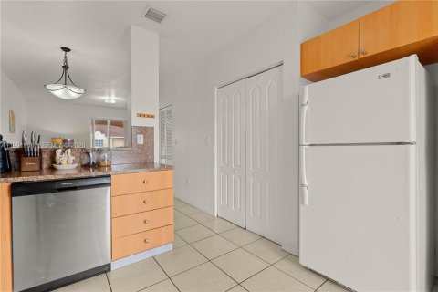 Купить кондоминиум в Хайалиа, Флорида 5 комнат, 95.69м2, № 2056646 - фото 11