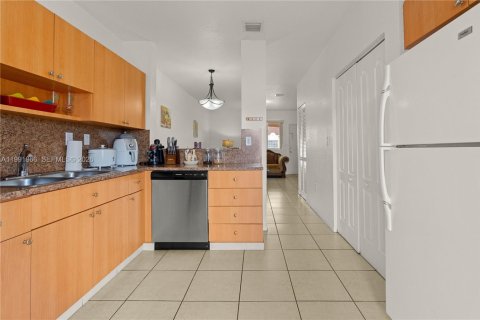 Купить кондоминиум в Хайалиа, Флорида 5 комнат, 95.69м2, № 2056646 - фото 10