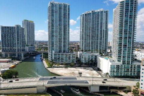 Copropriété à vendre à Miami, Floride: 1 chambre, 70.33 m2 № 1973800 - photo 1