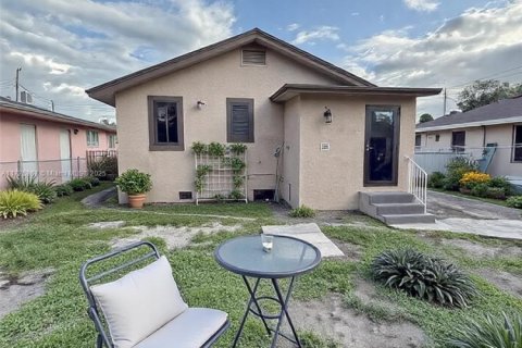 Commercial property in Miami, Florida 115.94 sq.m. № 1628069 - photo 14
