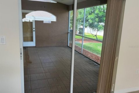 Villa ou maison à louer à Wesley Chapel, Floride: 3 chambres, 178.74 m2 № 2388129 - photo 12