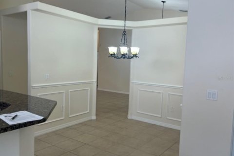 Villa ou maison à louer à Wesley Chapel, Floride: 3 chambres, 178.74 m2 № 2388129 - photo 5