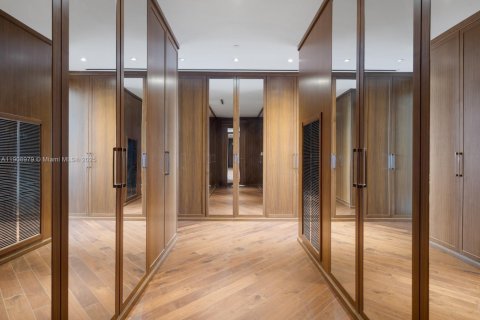 Купить кондоминиум в Бэл-Харбор, Флорида 2 спальни, 197.23м2, № 1964393 - фото 13