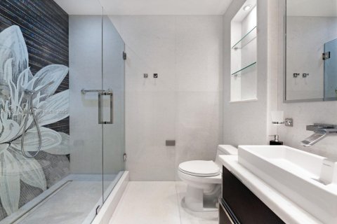 Купить кондоминиум в Бэл-Харбор, Флорида 2 спальни, 197.23м2, № 1964393 - фото 14