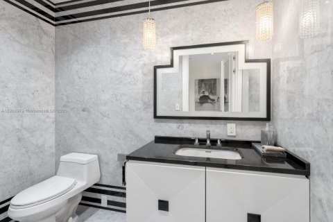 Купить кондоминиум в Бэл-Харбор, Флорида 2 спальни, 197.23м2, № 1964393 - фото 17