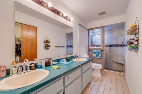 House in Cape Coral, Florida 3 bedrooms, 180.79 sq.m. № 2341803 - photo 21