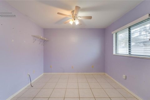 House in Cape Coral, Florida 3 bedrooms, 180.79 sq.m. № 2341803 - photo 13