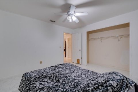 House in Cape Coral, Florida 3 bedrooms, 180.79 sq.m. № 2341803 - photo 24