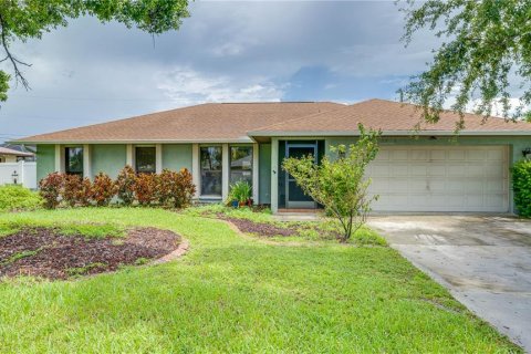 House in Cape Coral, Florida 3 bedrooms, 180.79 sq.m. № 2341803