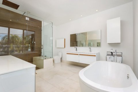 Купить виллу или дом в Корал-Гейблс, Флорида 6 спален, 504.83м2, № 1968093 - фото 9