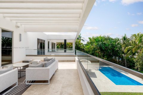 Купить виллу или дом в Корал-Гейблс, Флорида 6 спален, 504.83м2, № 1968093 - фото 11