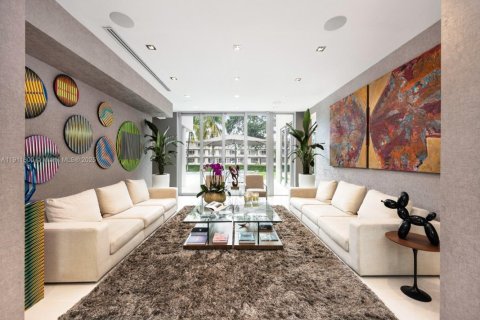 Купить виллу или дом в Корал-Гейблс, Флорида 6 спален, 504.83м2, № 1968093 - фото 6