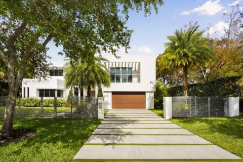 Купить виллу или дом в Корал-Гейблс, Флорида 6 спален, 504.83м2, № 1968093 - фото 3