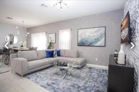Touwnhouse à vendre à Kissimmee, Floride: 4 chambres, 151.99 m2 № 2295299 - photo 2