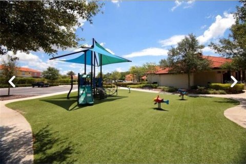 Touwnhouse à vendre à Kissimmee, Floride: 4 chambres, 151.99 m2 № 2295299 - photo 21