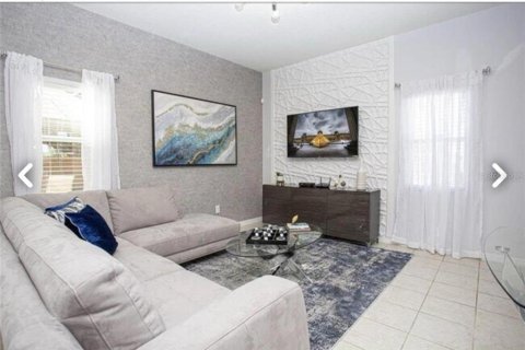Touwnhouse à vendre à Kissimmee, Floride: 4 chambres, 151.99 m2 № 2295299 - photo 10