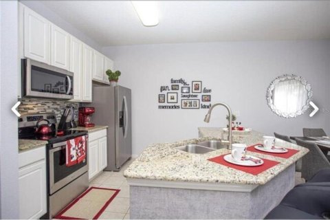 Touwnhouse à vendre à Kissimmee, Floride: 4 chambres, 151.99 m2 № 2295299 - photo 9